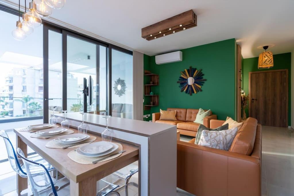 Beachcomber 2-bedroom In *